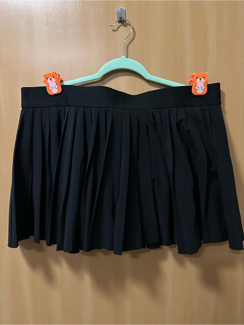 Aritzia Black Pleated Athletic Shorts